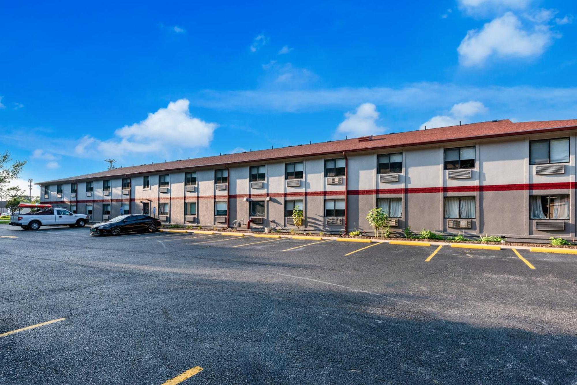 Red Roof Inn & Suites Vineland - Buena Exterior photo