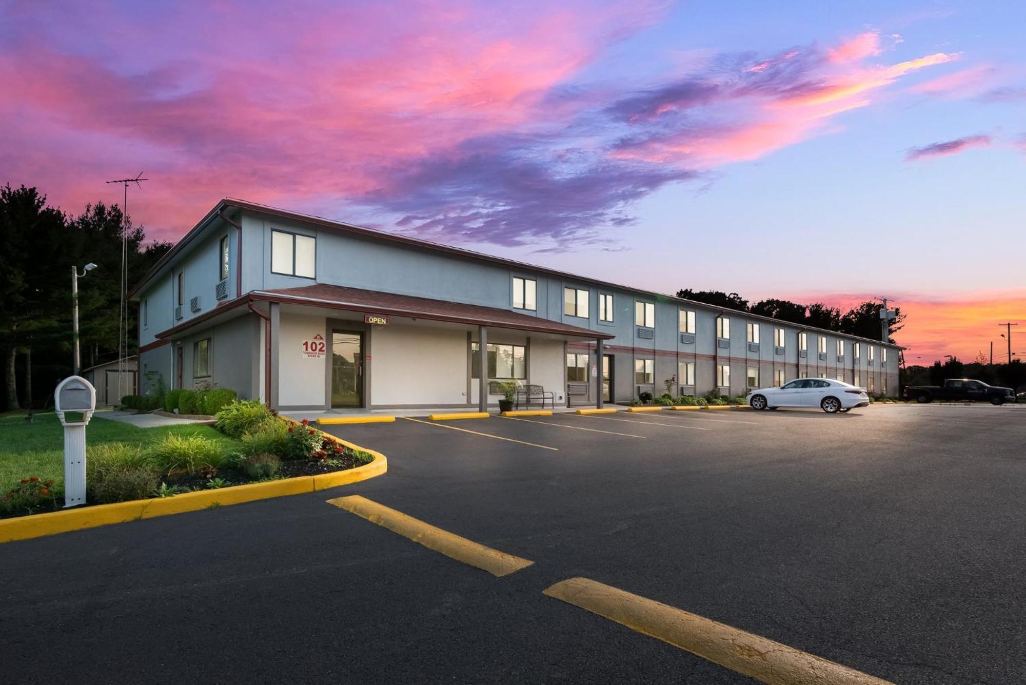 Red Roof Inn & Suites Vineland - Buena Exterior photo