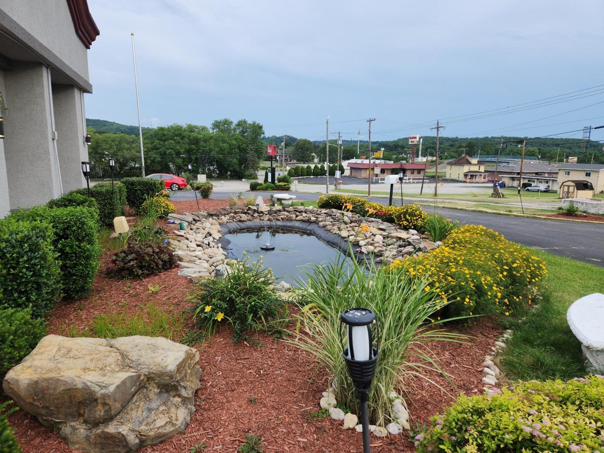 Red Roof Inn & Suites Vineland - Buena Exterior photo